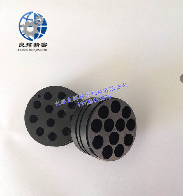 玄色PEEK加工插板式Receptacle绝缘支持座_人生就是博